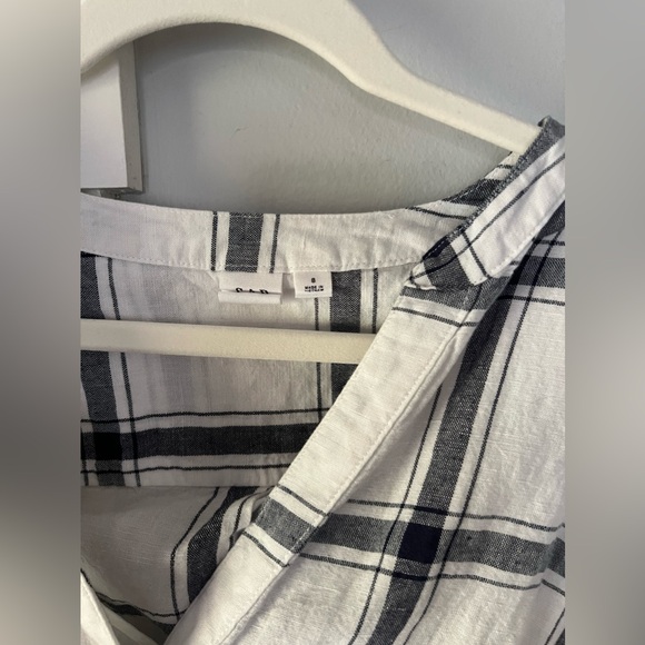 Gap linen dress. Size 8 - Picture 2 of 2